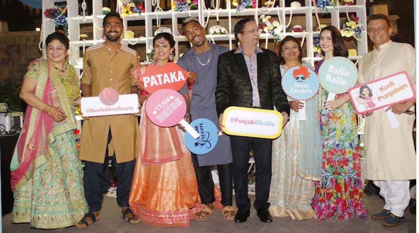 Is Hardik Pandya dating Elli AvrRam?