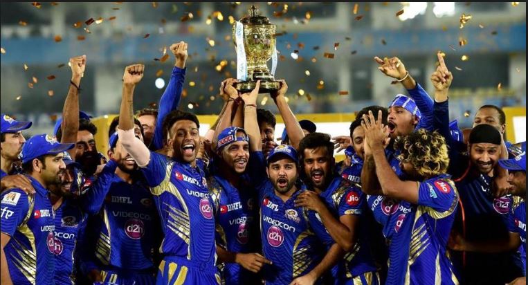 Mumbai lifts IPL 017 Trophy