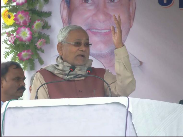 Nitish Kumar praises modi