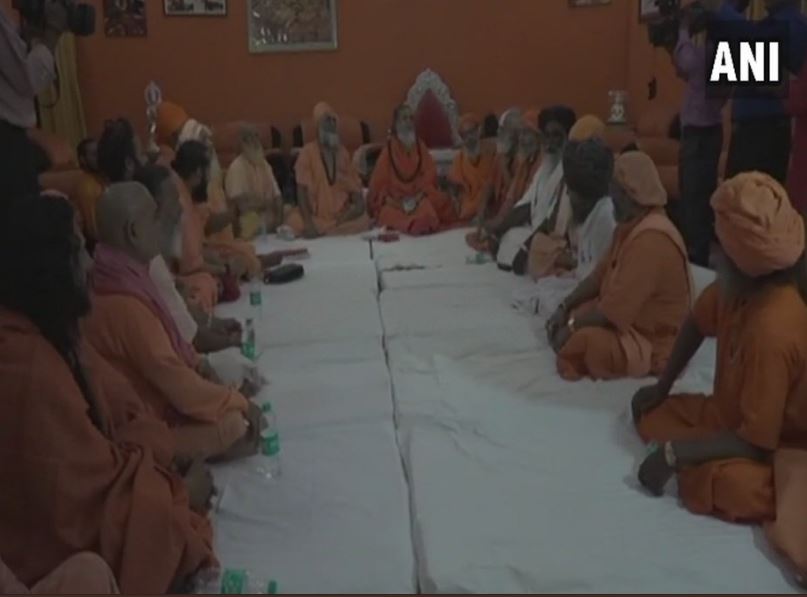 Akhil Bharatiya Akhara Parishad comes out with a list of Fake Babas