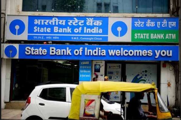 SBI cuts service charges on maintaining monthly balance, also reduces MAB for metro to Rs3,000