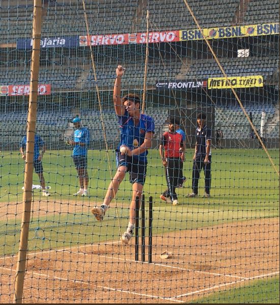 Arjun Tendulkar Bowls to Virat Kohli in the Nets at Wankhede Stadium