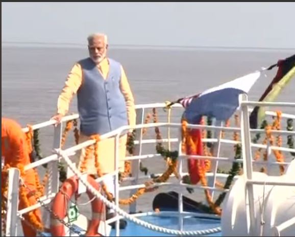 PM Narendra Modi Launches His 'Dream Project' Ro-Ro Ferry Service in Gujarat